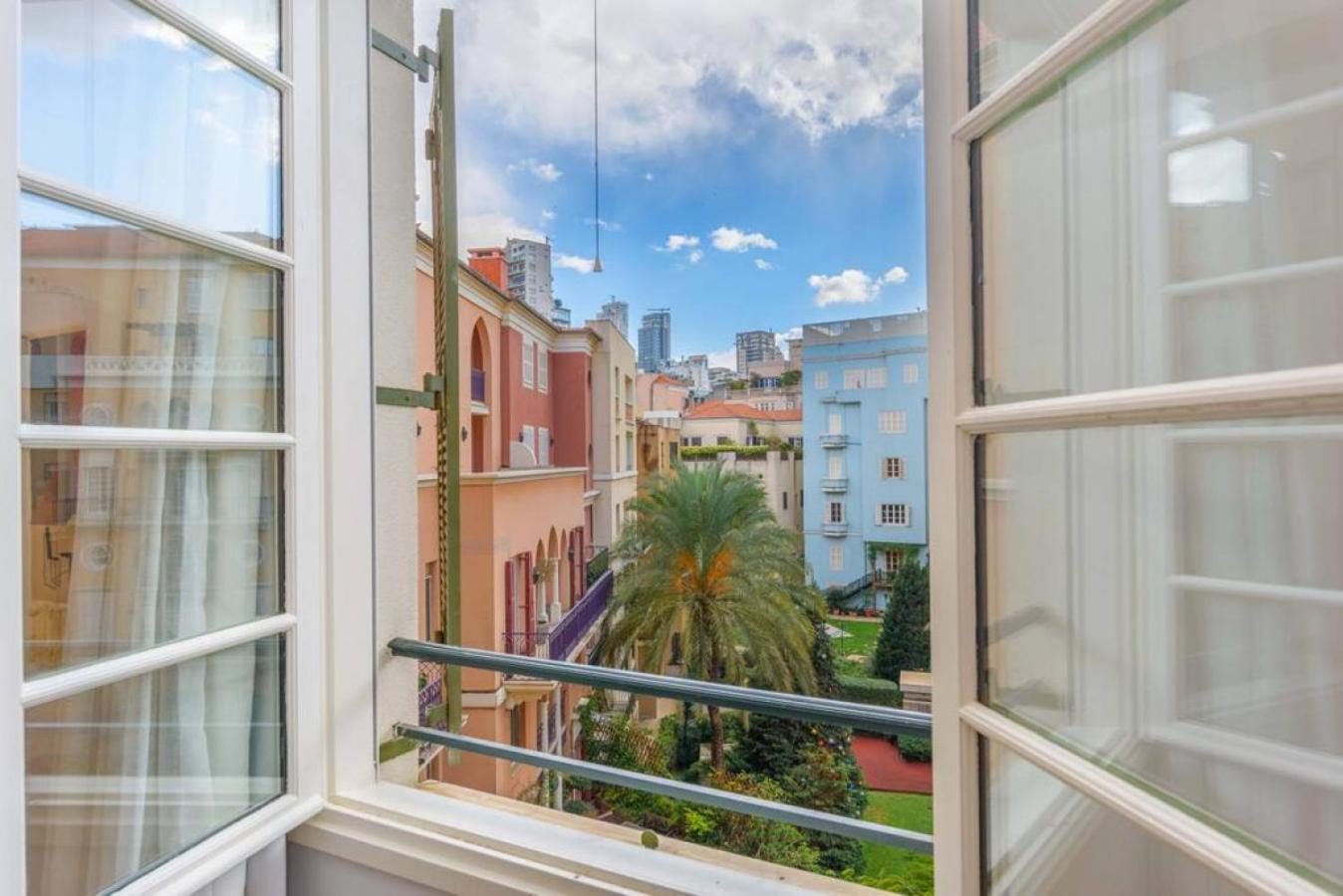 Apartment Mundo - Exquisite 2-br W Balcony At Saifi Village Beirut