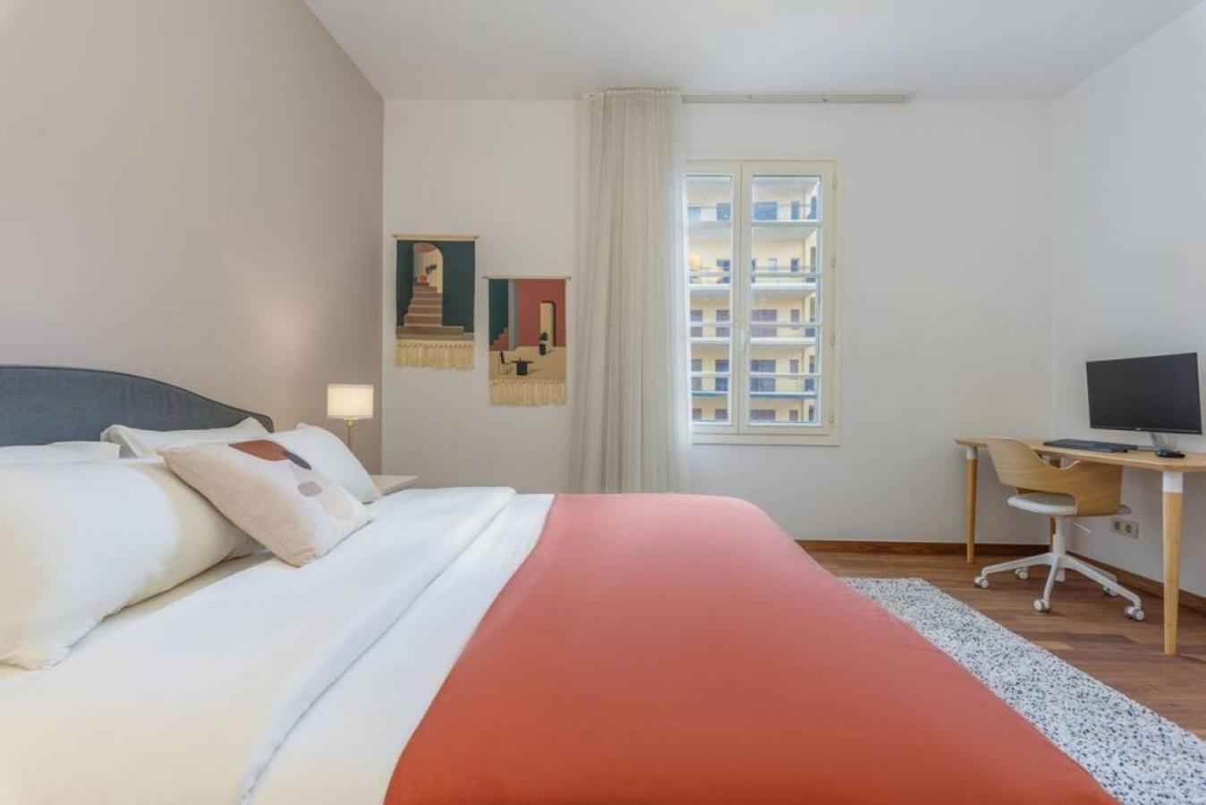 Mundo - Exquisite 2-br W Balcony At Saifi Village Apartment Beirut