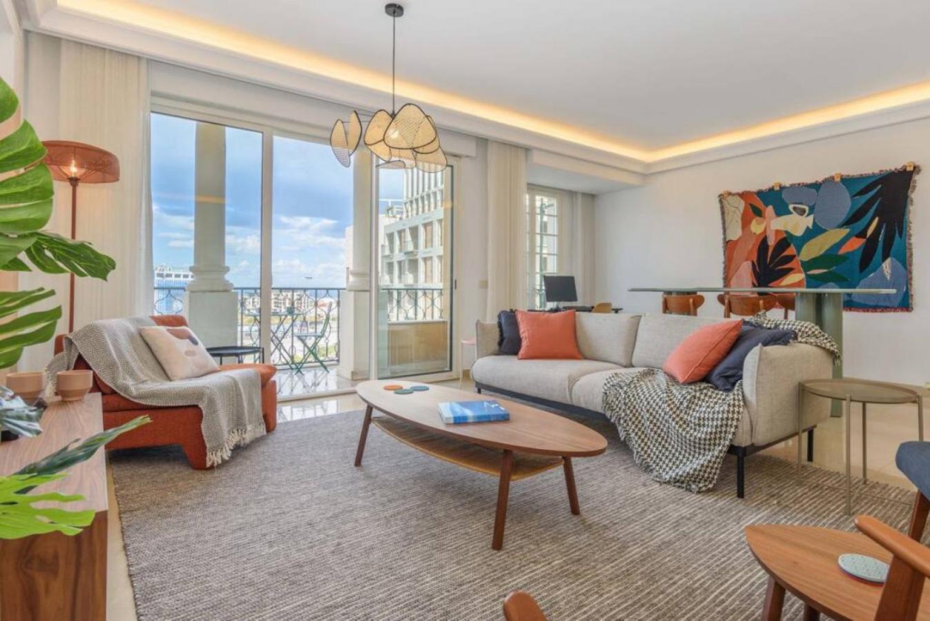 Mundo - Exquisite 2-br W Balcony At Saifi Village Beirut