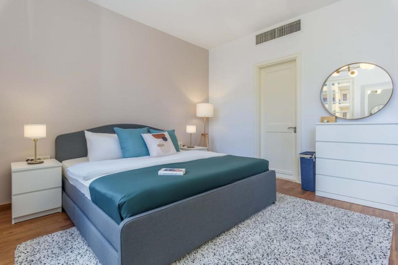 Apartment Mundo - Exquisite 2-br W Balcony At Saifi Village *